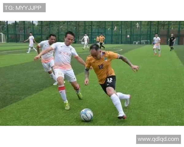 足球明星赛前热身时的搞笑瞬间与精彩互动大揭秘